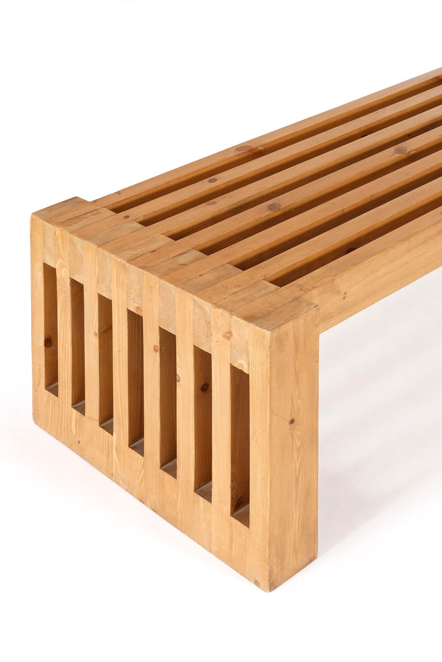 backless bench