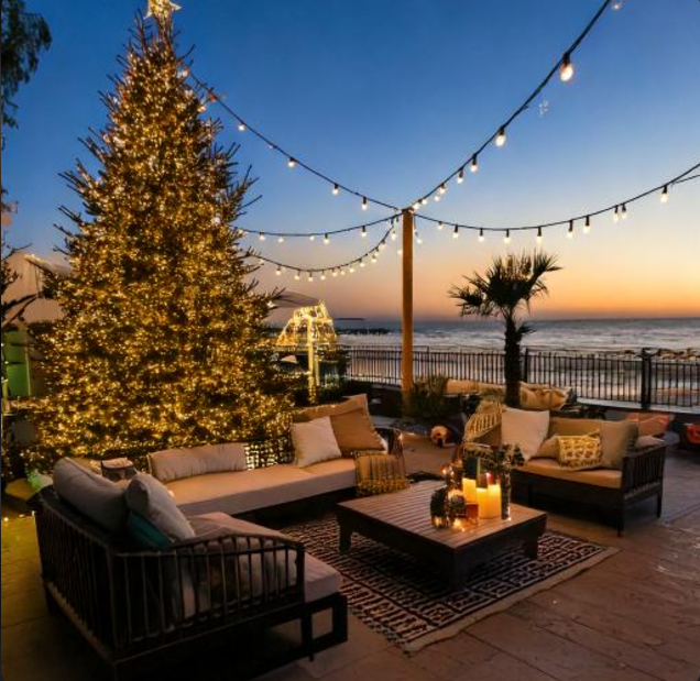 Deck the Outdoors: Patio Decorating Ideas for a Magical Christmas